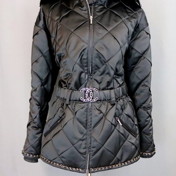 CHANEL 40 COCO BLACK NEIGE PUFFER COAT 31 RUE CAMBON METIERS D'ART 2019/20 - Picture 3 of 14